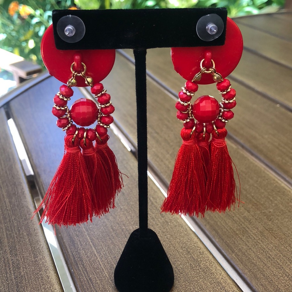 Earrings! Brand new & unused red trendy fringe earrings . - Picture 3 of 3